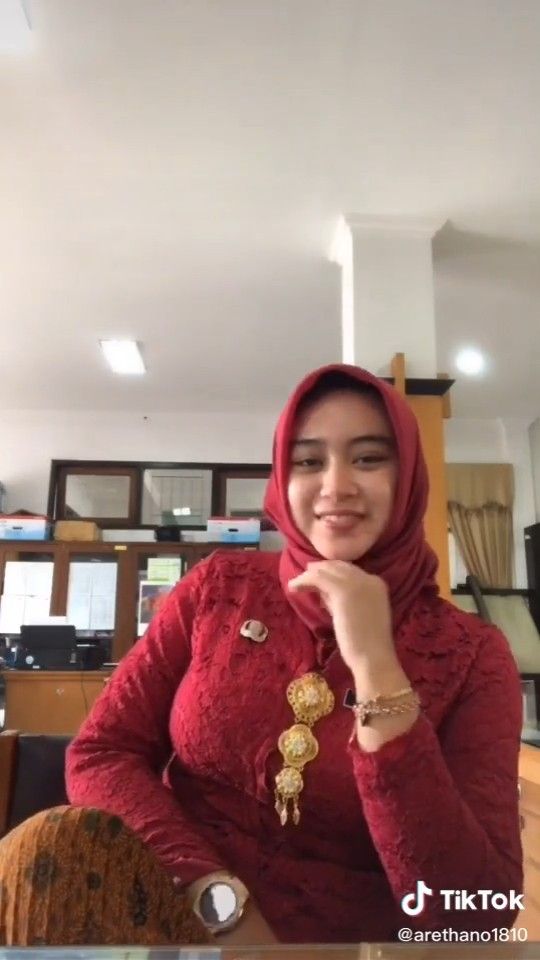Guru Viral 2025 Abg Hijab Cantik Bibir Pink Sagne Berat Top Global