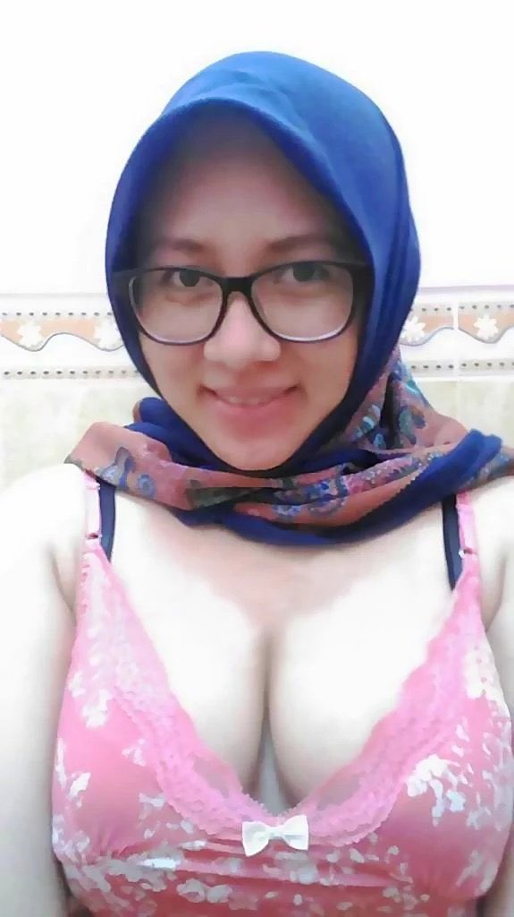 Indonesian Viral Digoyang Tante Hijab Kenal Di Instagram Yandex Indonesia Terbaru Top Trending Global 2026