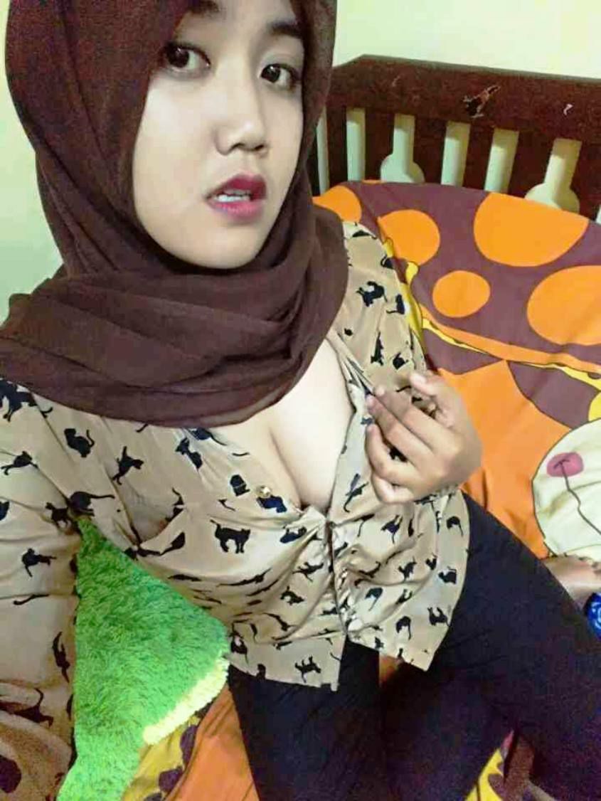Anak Viral !!!Cewek Hijab Hanya Memakai Bra Top Global 2026